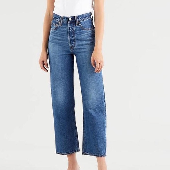 NWT Women’s Levi’s Ribcage Straight Ankle Medium Wash Jeans